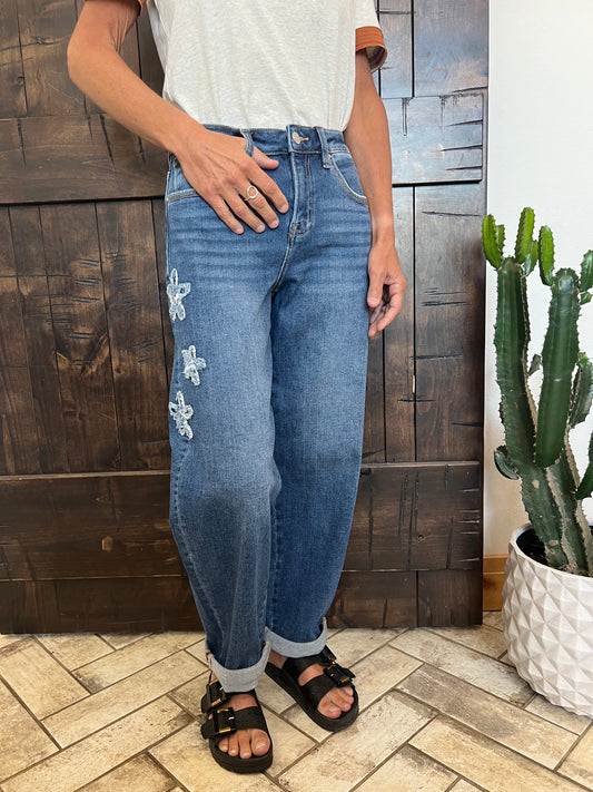 Risen Jeans Slouchy Cropped Barrel Jeans With Flower Patch Details - Dark
