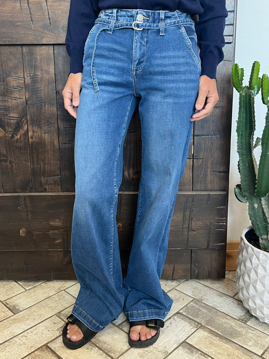 Risen Belted Jeans